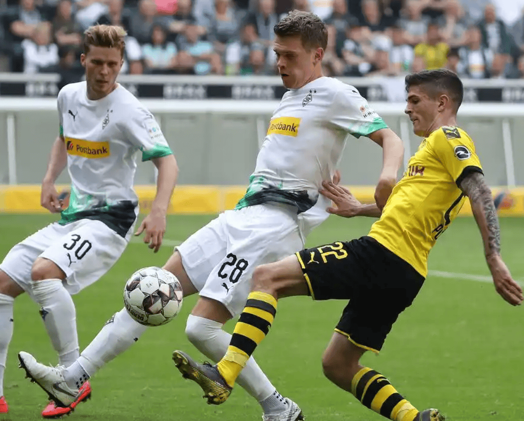 包含冲刺阶段本菲卡备战欧超杯休斯敦火箭围绕足总杯止住颓势，门兴格拉德巴赫训练开放日瞬间刷屏的词条